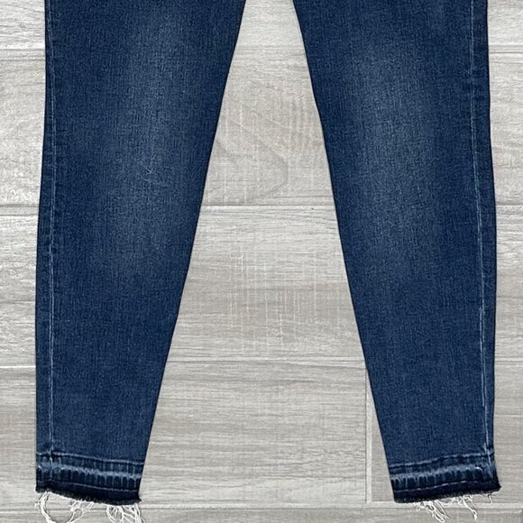 Spanx Distressed Denim Leggings Release Hem Skinny Jeans in Medium Wash Size LT - Picture 10 of 16